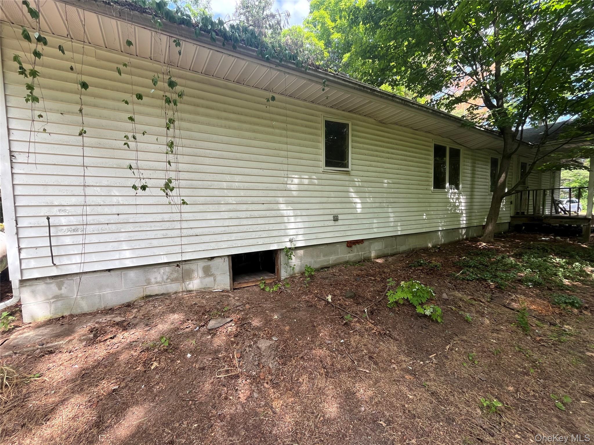 1145 Glasco Turnpike