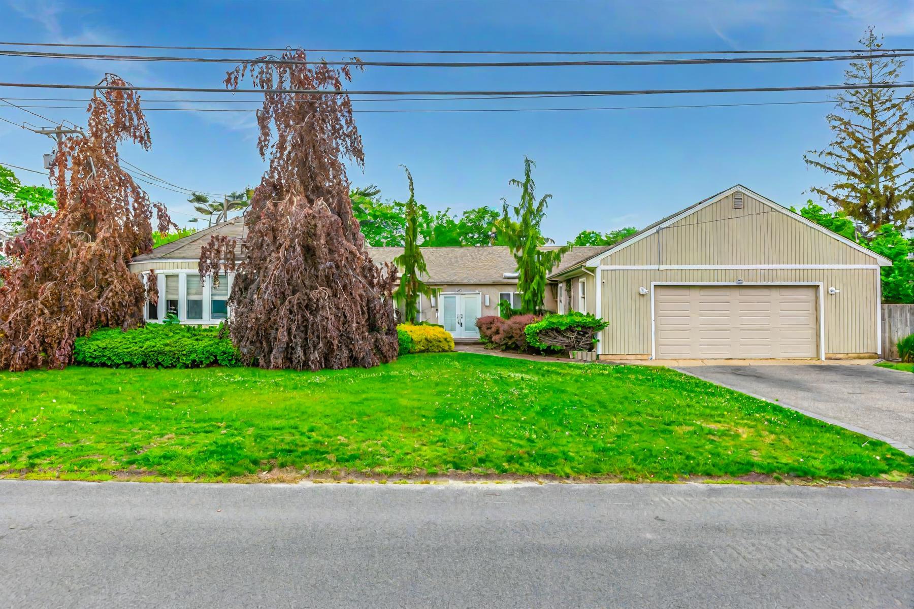 11 Woodside Avenue, Islip, New York image 1