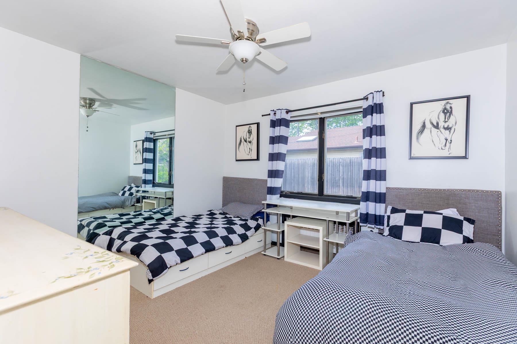 11 Woodside Avenue, Islip, New York image 22