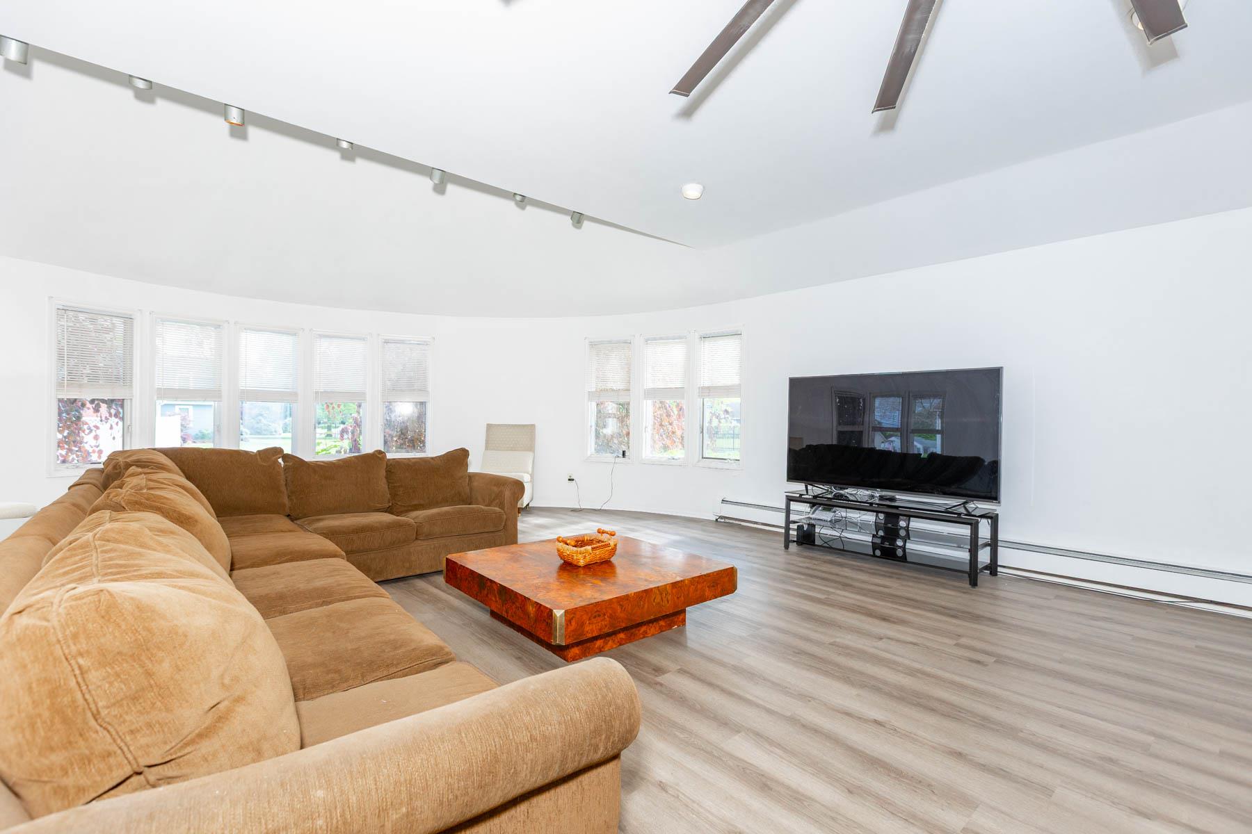 11 Woodside Avenue, Islip, New York image 19