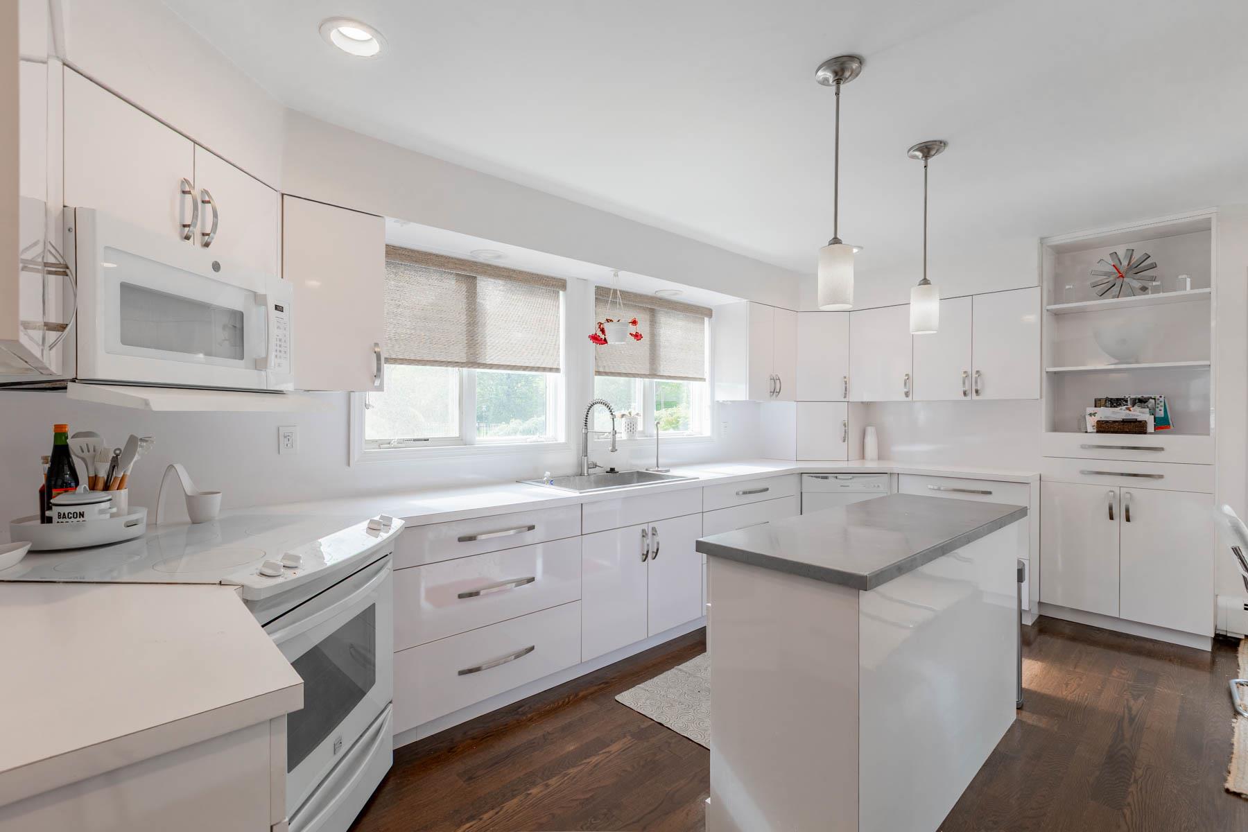 11 Woodside Avenue, Islip, New York image 9