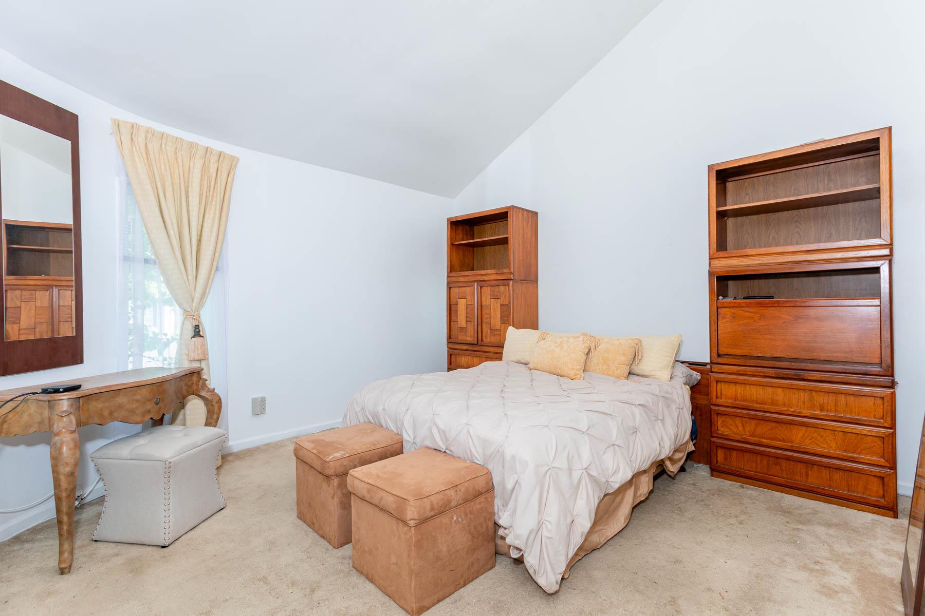 11 Woodside Avenue, Islip, New York image 20