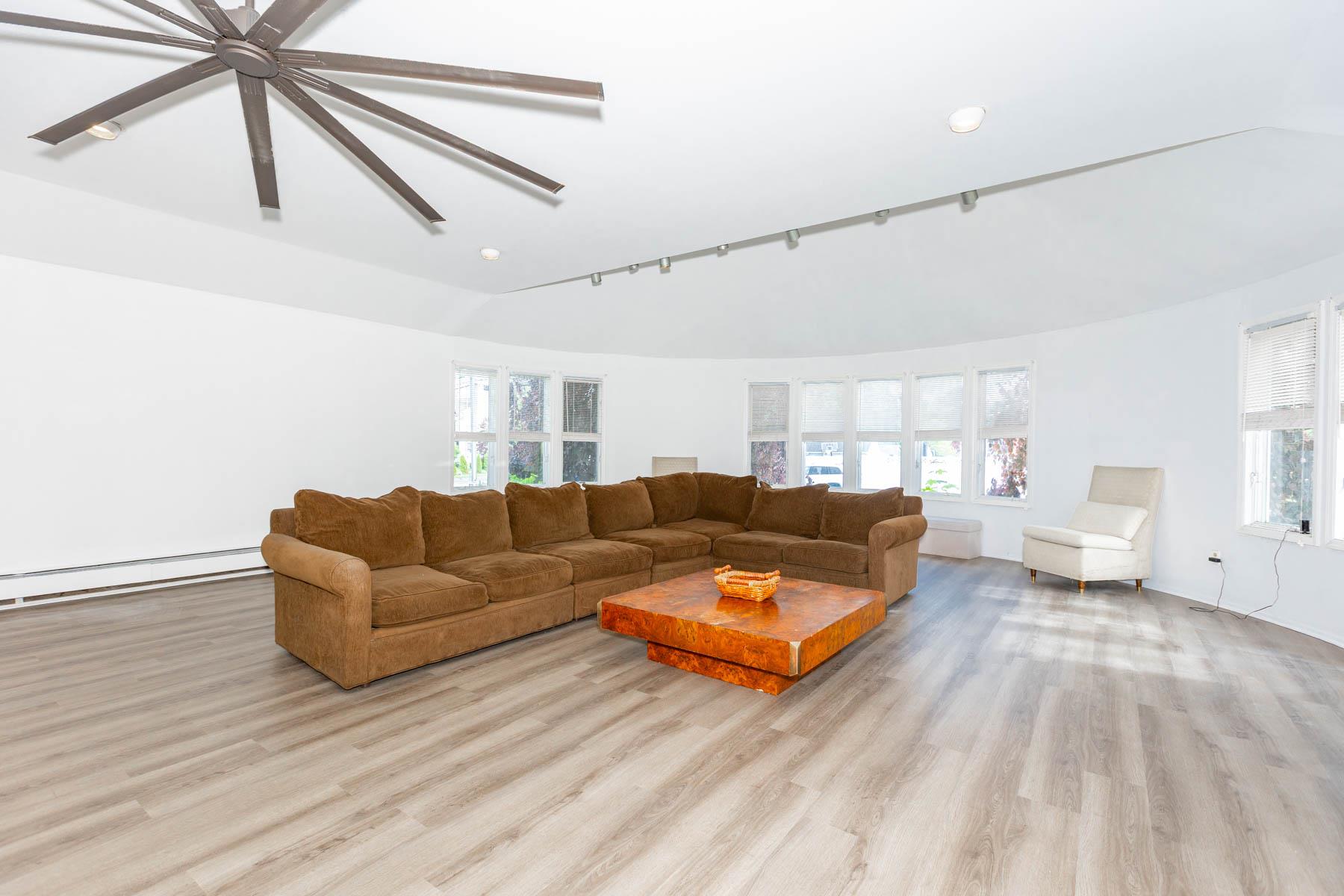 11 Woodside Avenue, Islip, New York image 18
