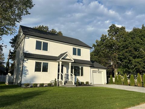 Photo of 985 Douglas Avenue, Wantagh, NY 11793 (MLS # 925951)