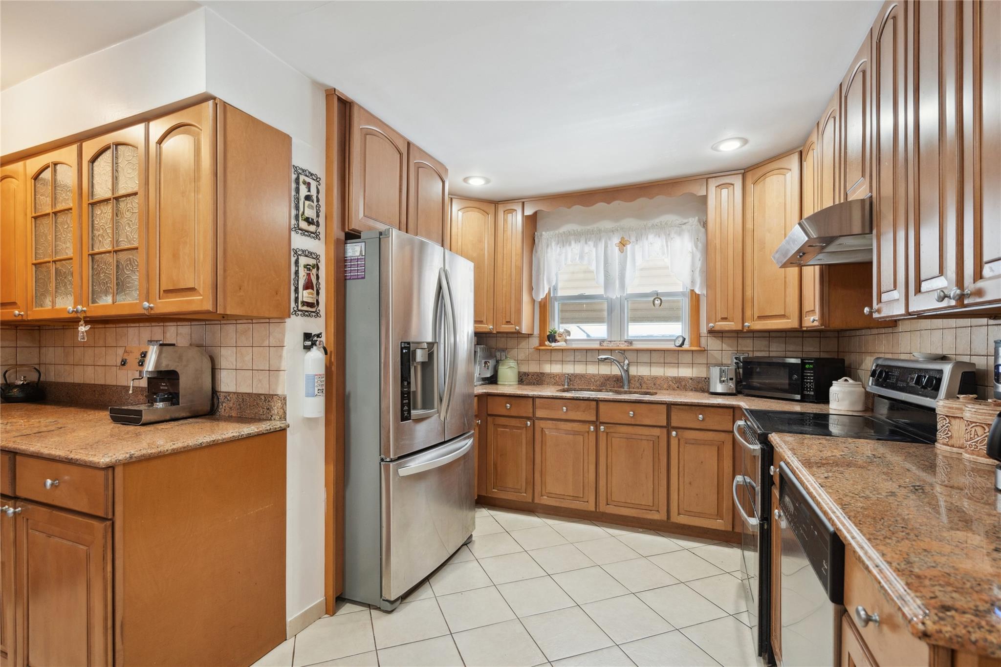 8 Patricia Court, Bethpage, New York image 13