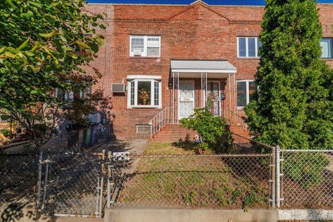 Photo of 2068 28th Street St, Astoria, NY 11105 (MLS # 922005)
