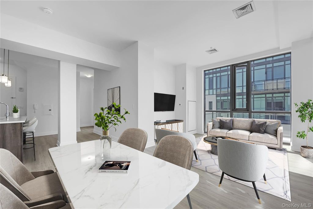 Photo of 701 Ridge Hill Boulevard #PHB, Yonkers, NY 10710 (MLS # 967113)