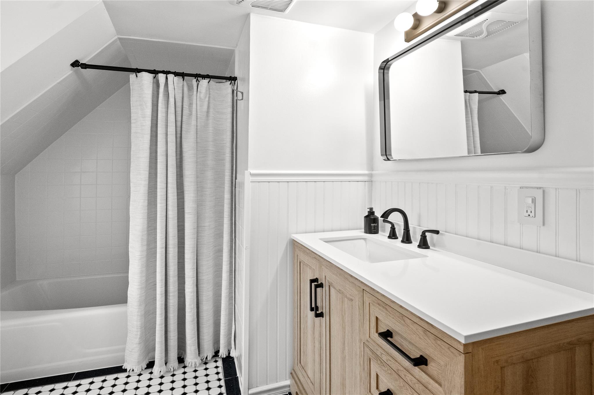 38 Reynal Road, White Plains, New York image 27