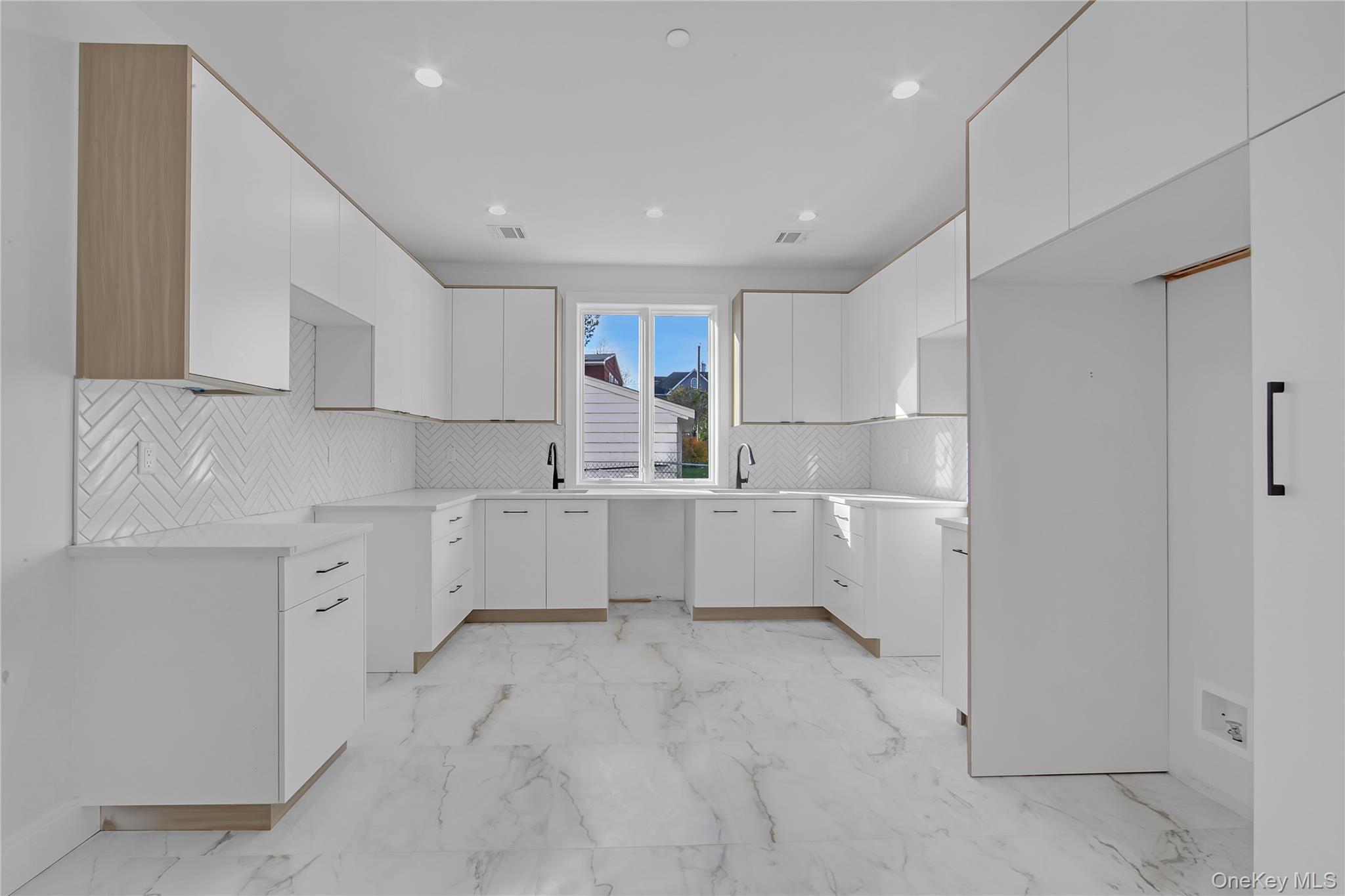 478 W Central Avenue 203