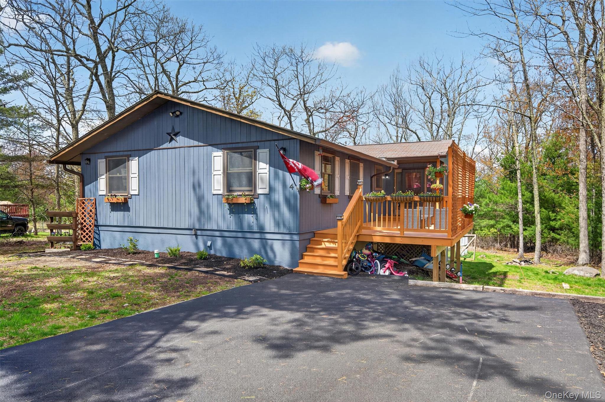 4 Picadilly Court