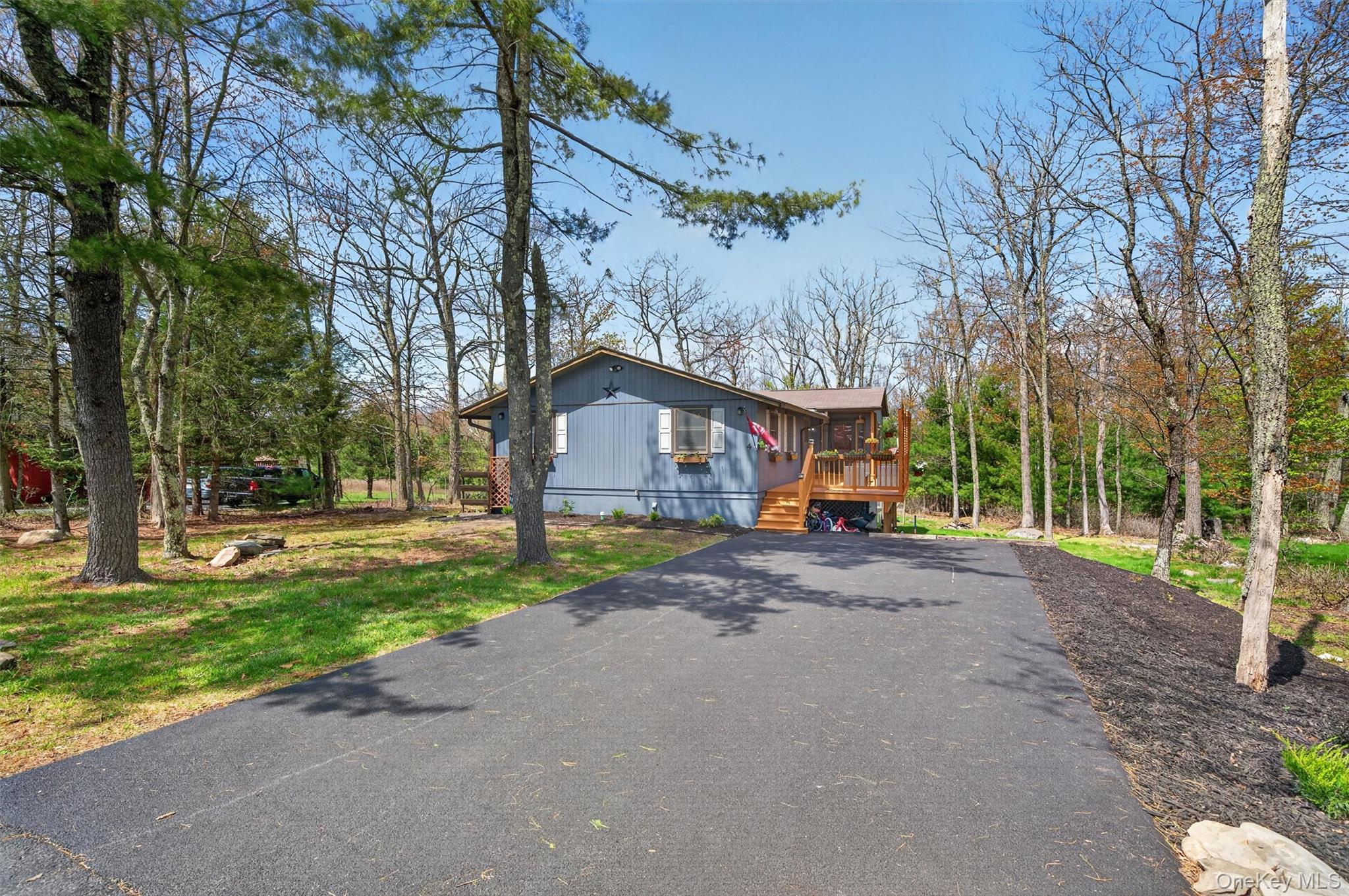 4 Picadilly Court