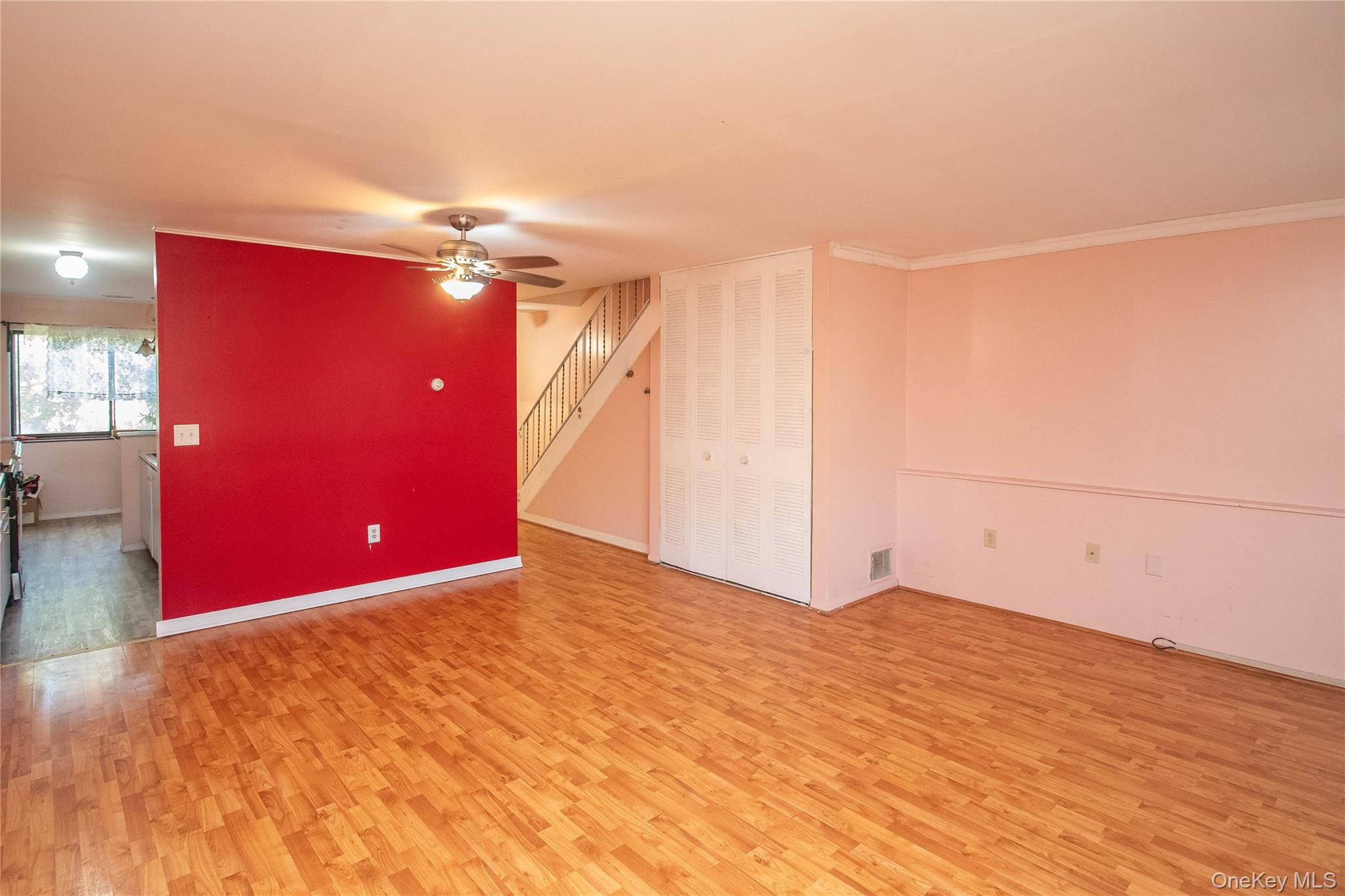 1807 Holly Walk