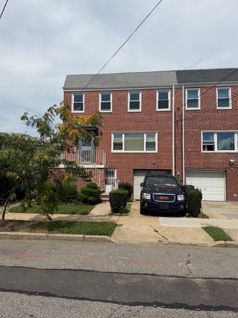 Homes For Rent - 20809 Bardwell Avenue<br/> Queens County, Queens Village, NY 11429