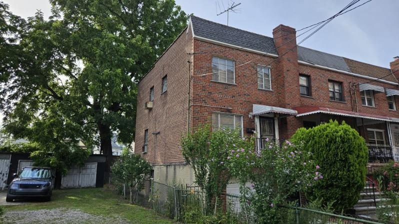 4749 Richardson Avenue