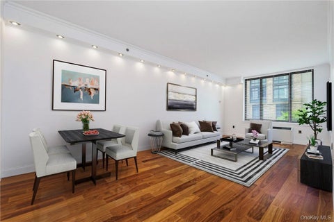 Condo For Rent - 10 City Place #2D<br/> White Plains, NY 10601