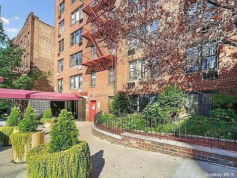 Photo of 41-31 51 Street #6M, Woodside, NY 11377 (MLS # 884379) Photo of 41-31 51 Street #6M, Woodside, NY 11377 (MLS # 884379)