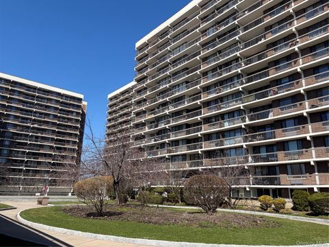 Condo For Sale - 152-18 Union Turnpike #209P<br/> Flushing, NY 11367
