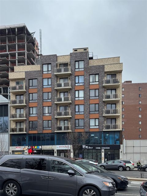 Photo of 138-12 Northern Boulevard #5D, Flushing, NY 11354 (MLS # 930628)