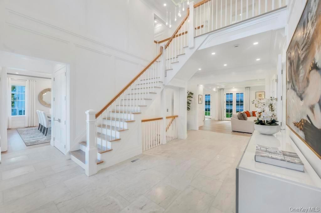 Photo of 112 Chapel Road, Manhasset, NY 11030 (MLS # 920404)