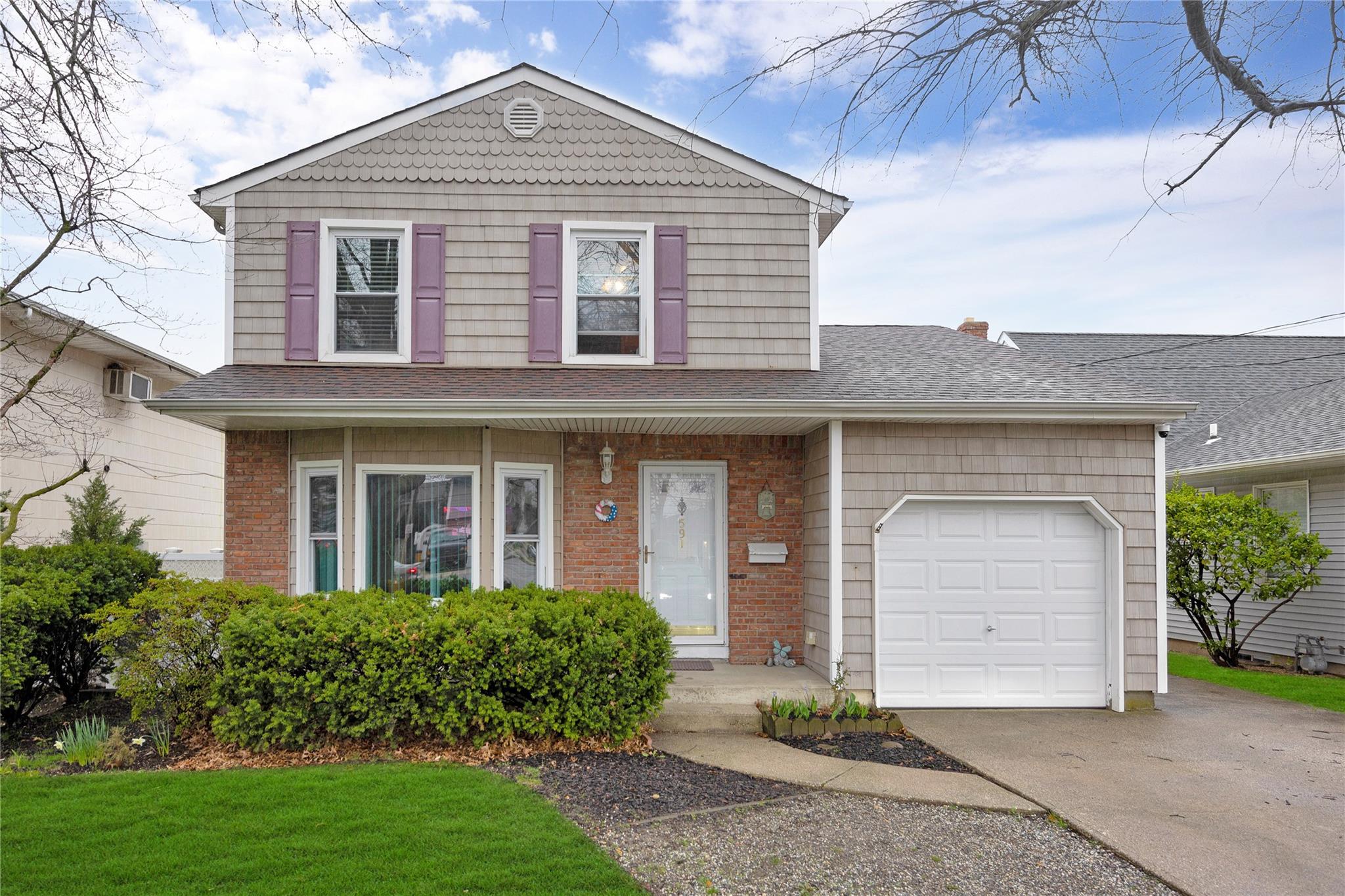 591 Conklin Street, Farmingdale, New York image 1