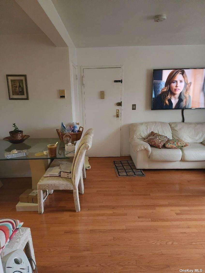 959 Fenwood Drive #3, Hempstead, New York image 3