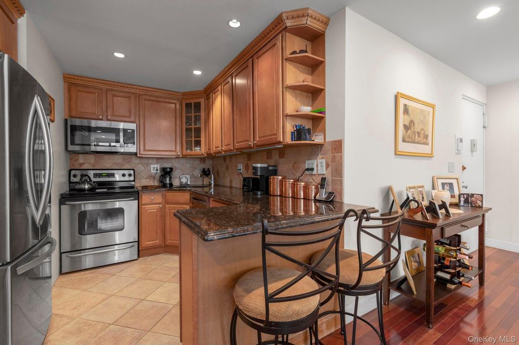 Photo of 162-11 9th Avenue #2D, Beechhurst, NY 11357 (MLS # 978847)