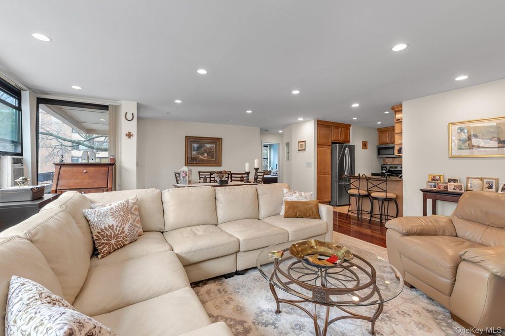 Photo of 162-11 9th Avenue #2D, Beechhurst, NY 11357 (MLS # 978847)