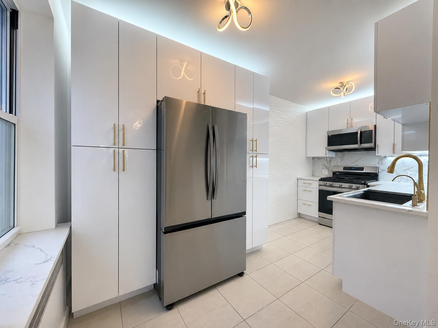 65-70 Booth Street 5E