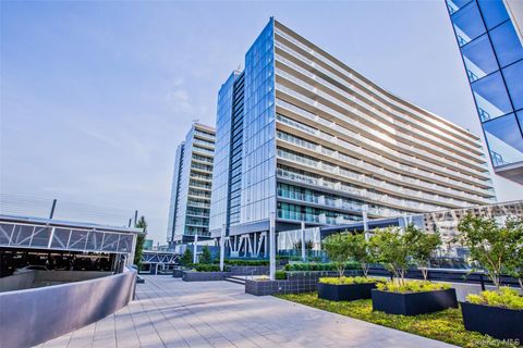 131-05 40th Road 12T Flushing NY 11354