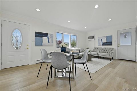 Photo of 84 N Fordham Road, Hicksville, NY 11801 (MLS # 989881)