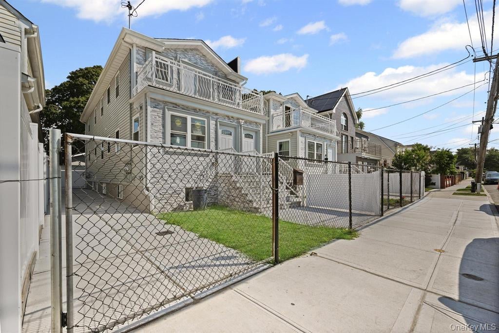 18821 118th Avenue 1st fl - Photo 2