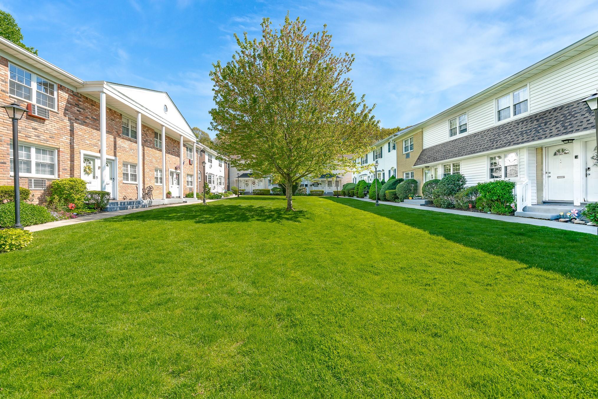 4804 Wilshire Lane #4804, Oakdale, New York image 3
