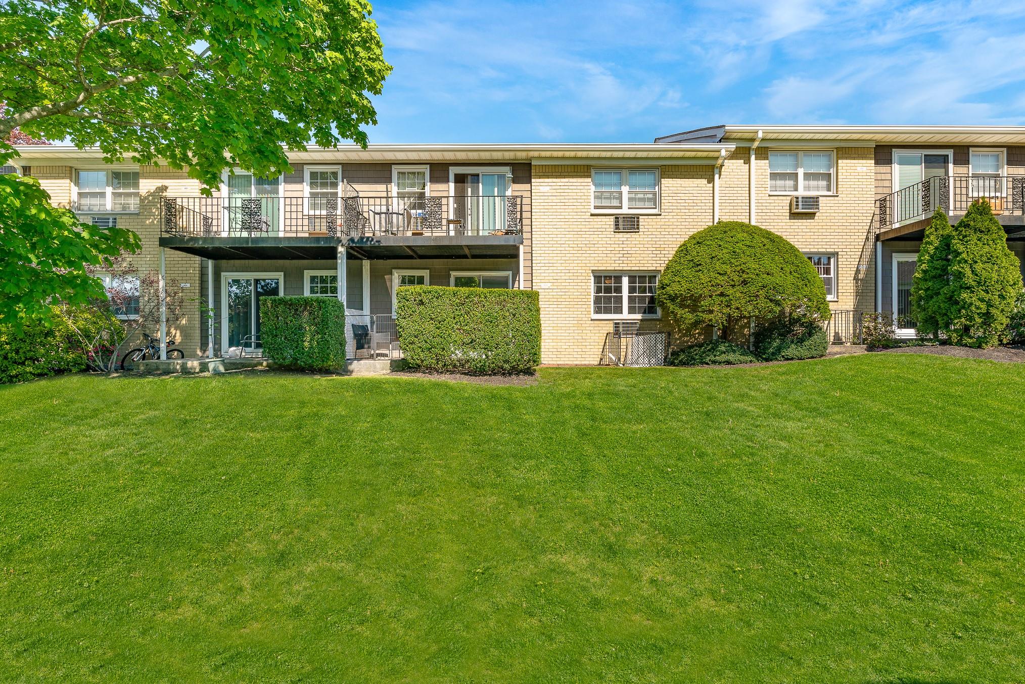 4804 Wilshire Lane #4804, Oakdale, New York image 18
