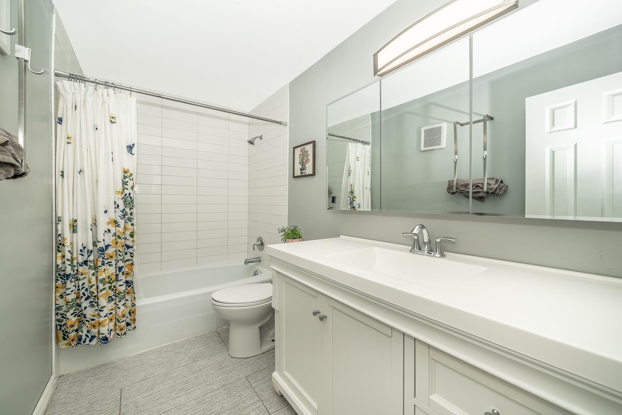 4804 Wilshire Lane #4804, Oakdale, New York image 14