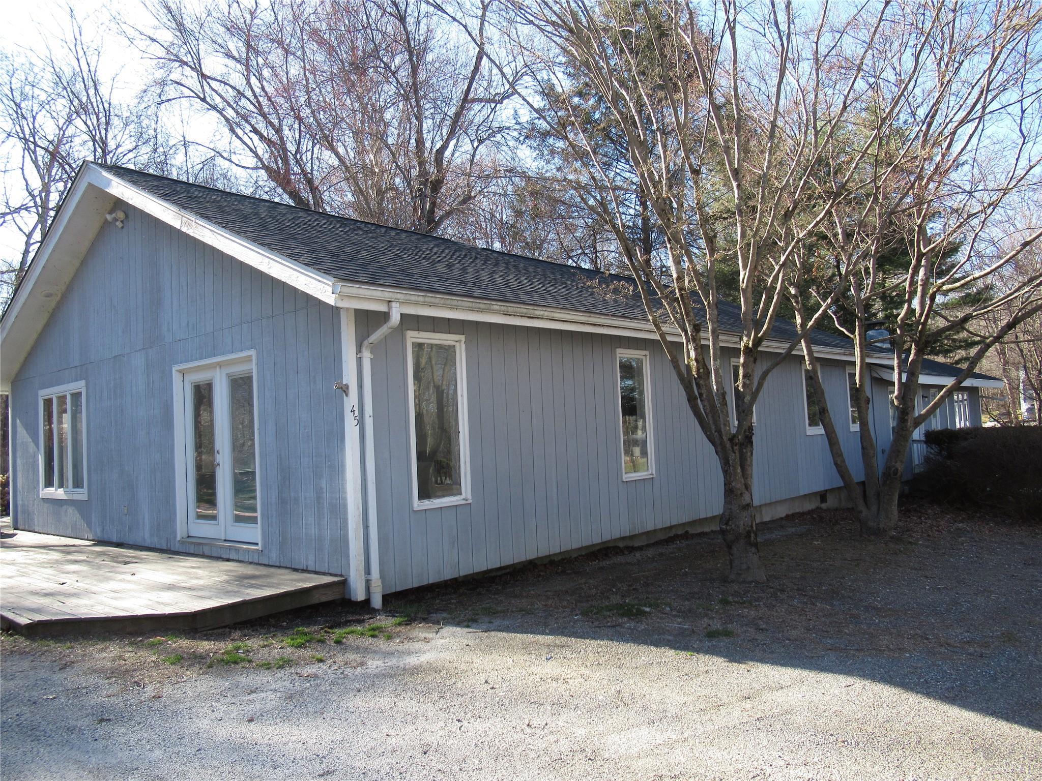 Lakeview Drive, Holmes, New York - 2 Bedrooms  
3 Bathrooms  
7 Rooms - 