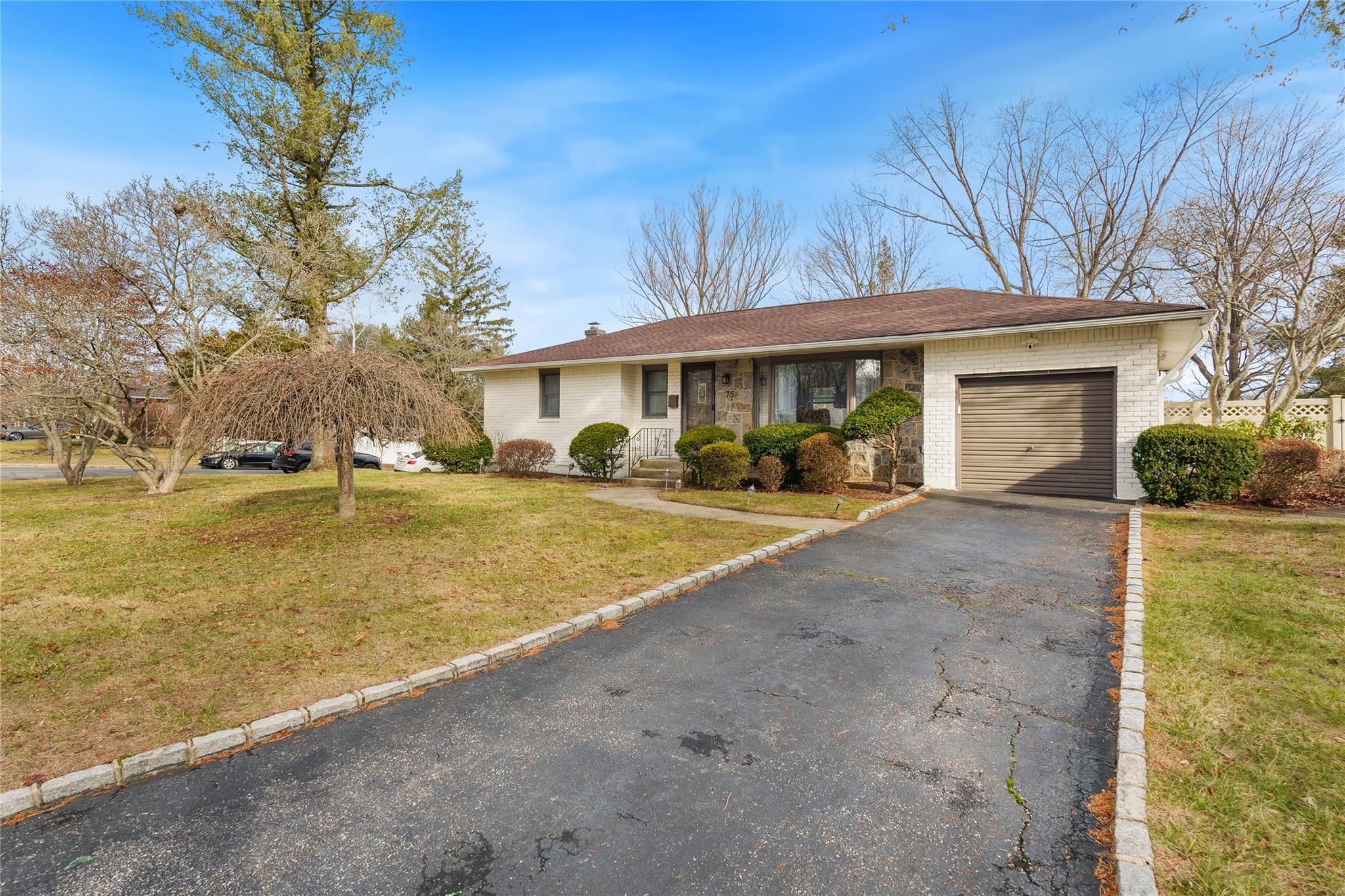 75 Howell Drive, Smithtown, New York image 2