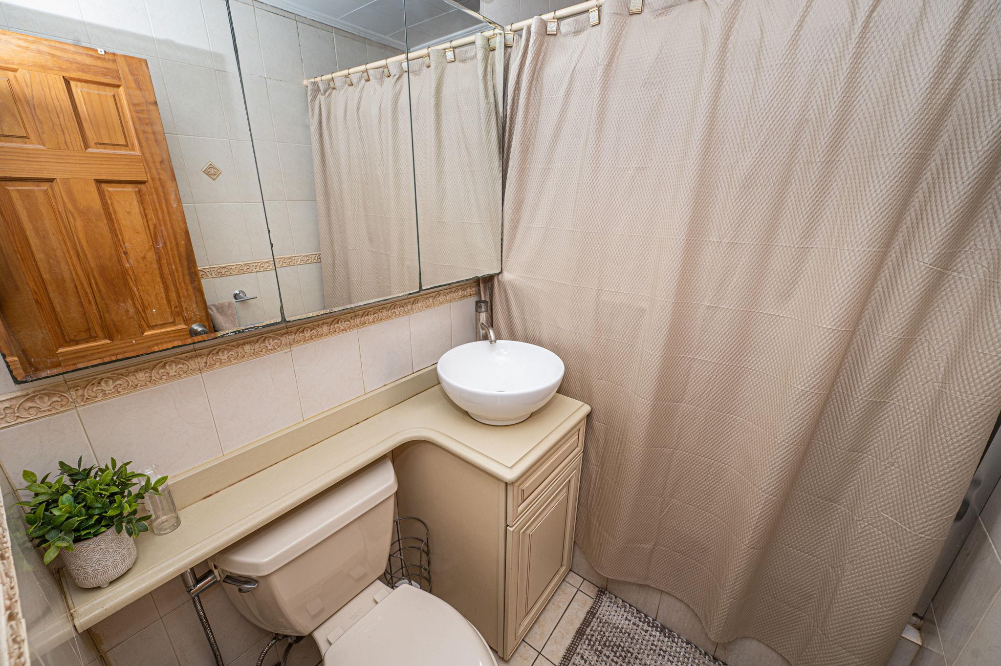 137-55 68th Drive Dr #1A, New York, New York image 8