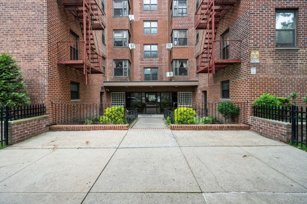 Photo of 32-40 89 Street St #C409, East Elmhurst, NY 11369 (MLS # 939125)