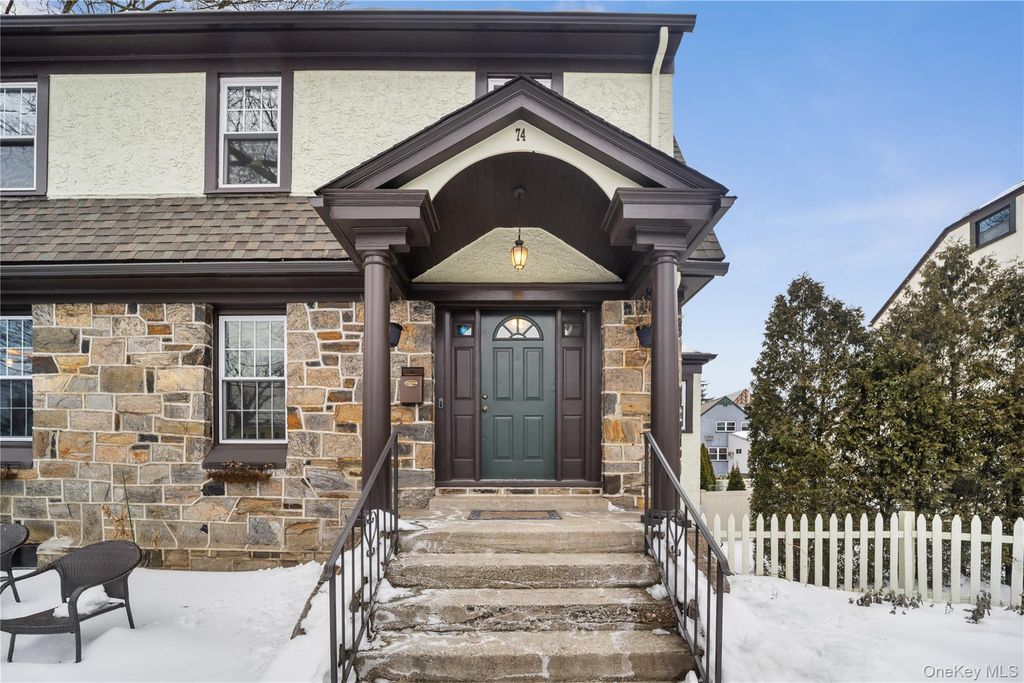 Photo of 74 Central Parkway, Mount Vernon, NY 10552 (MLS # 964097)