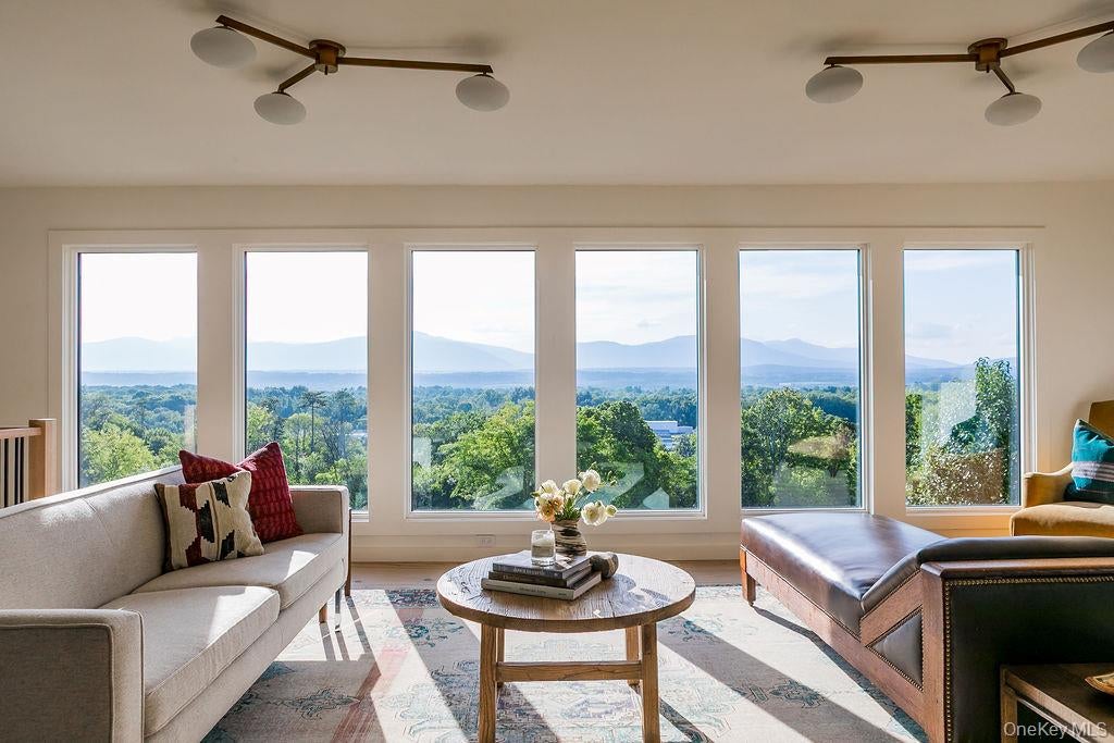 180 Hilltop Road