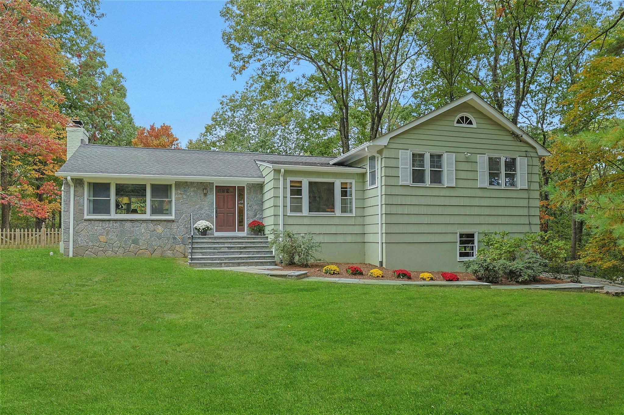 Cross Ridge Road, Chappaqua, New York - 3 Bedrooms  
2 Bathrooms - 