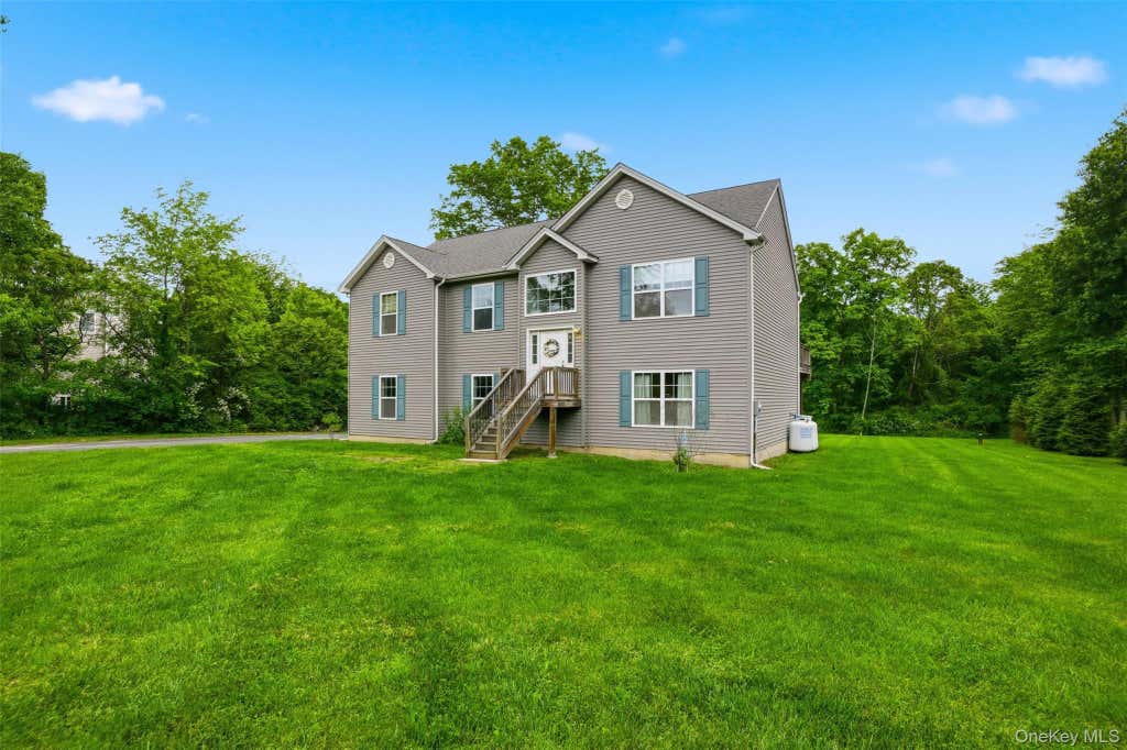 Photo of 201 Kingsview Highway, Wallkill, NY 12589 (MLS # 1006143)