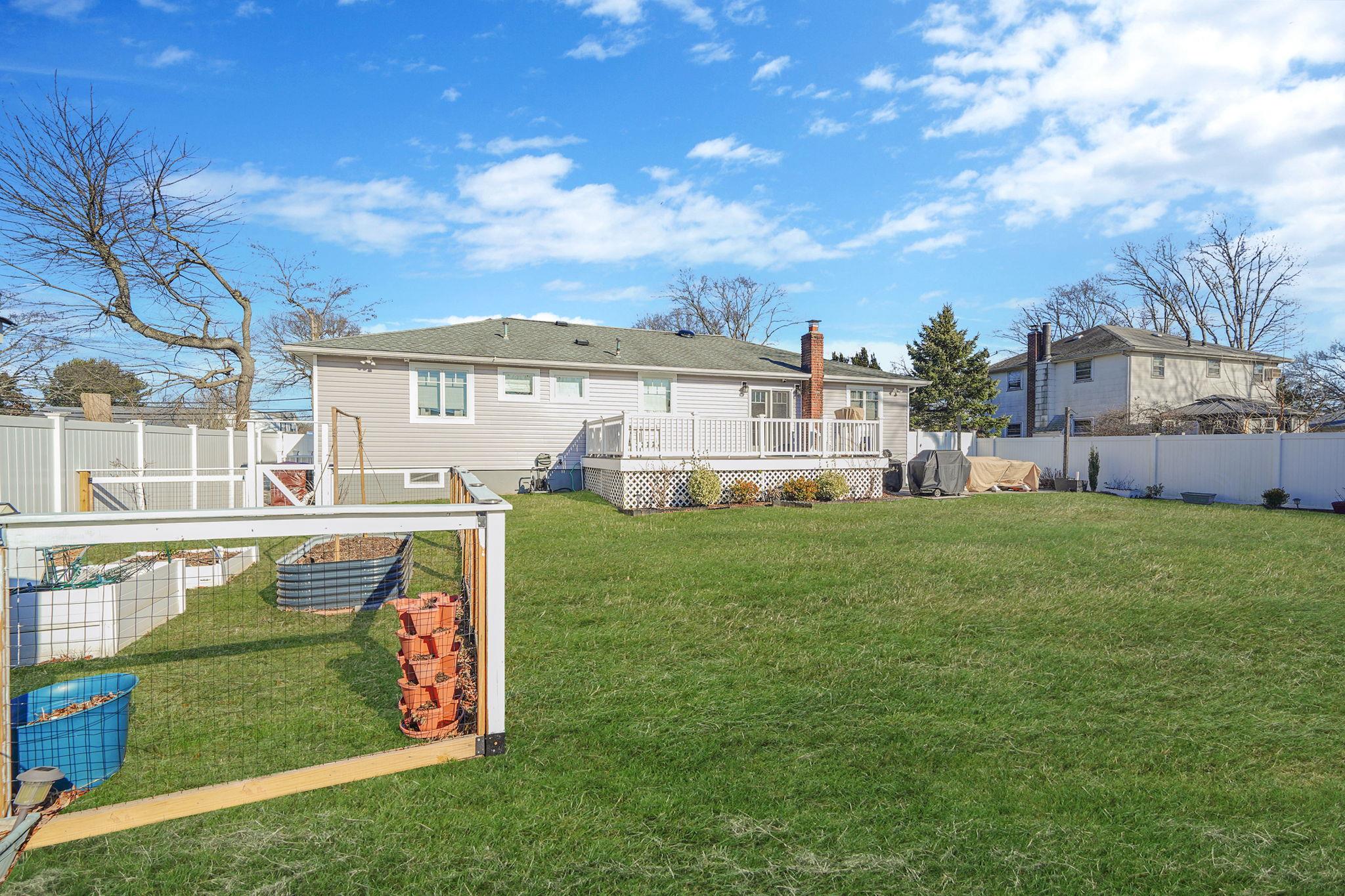 1210 Saxon Avenue, Bay Shore, New York image 31