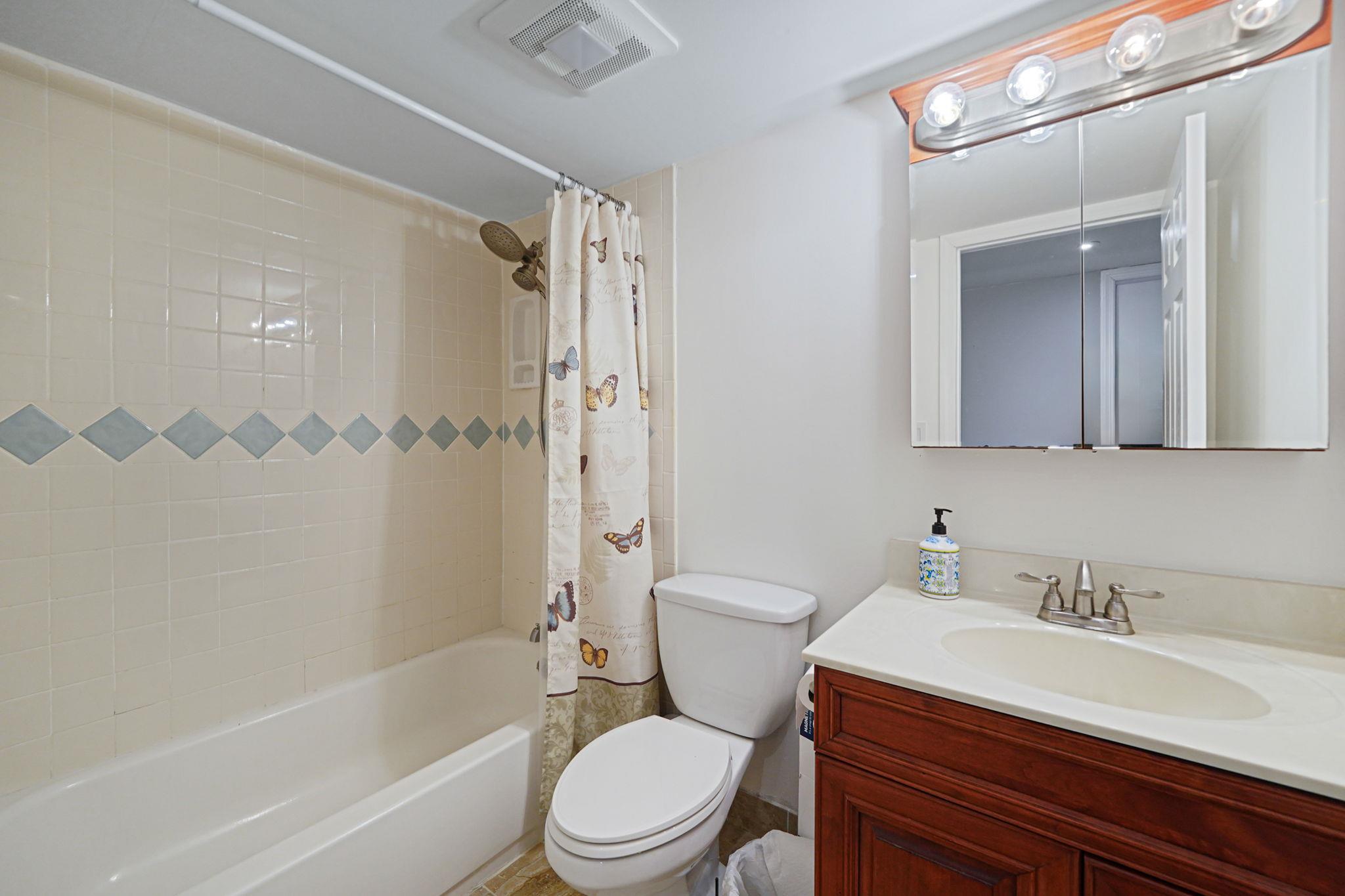 1210 Saxon Avenue, Bay Shore, New York image 25