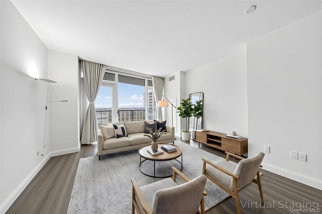 Photo of 13336 37th Avenue #12G, Flushing, NY 11354 (MLS # 985193)