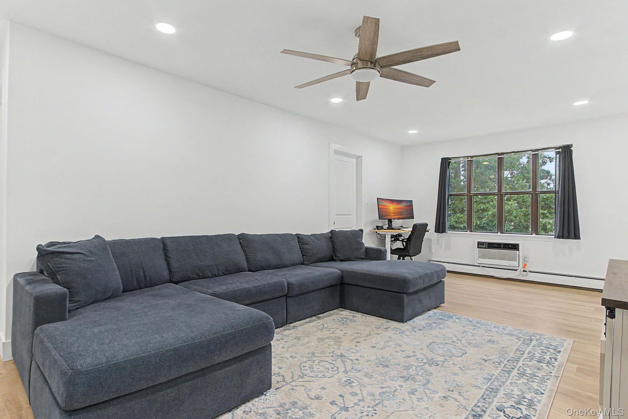 962 Sierra Vista Lane