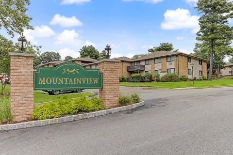 Photo of 962 Sierra Vista Lane, Valley Cottage, NY 10989 (MLS # 1046544)
