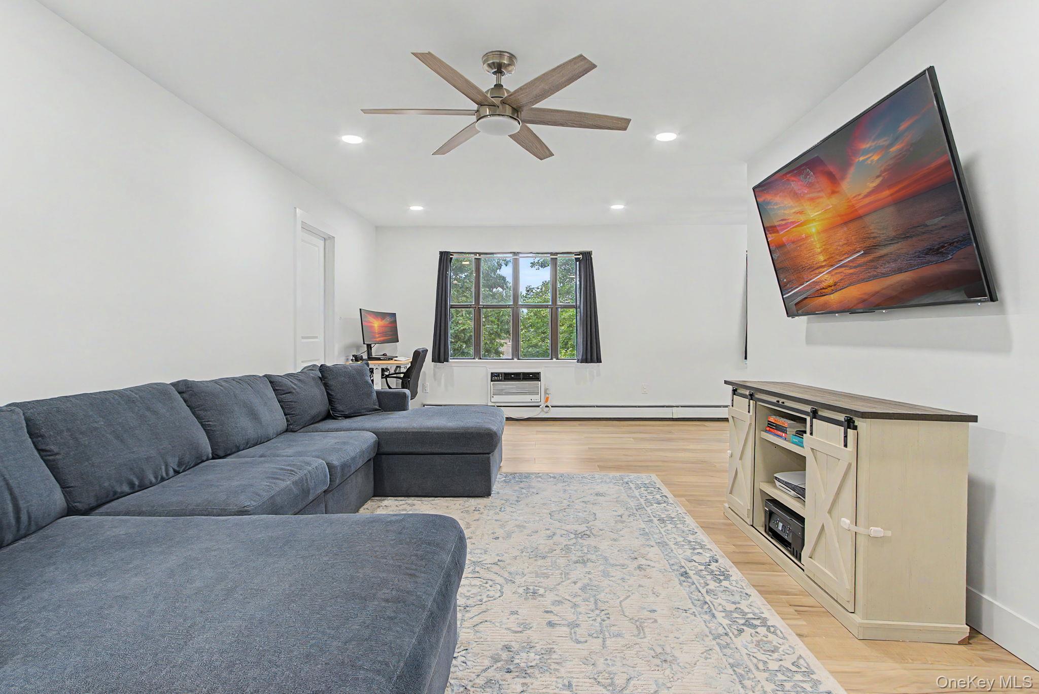 962 Sierra Vista Lane