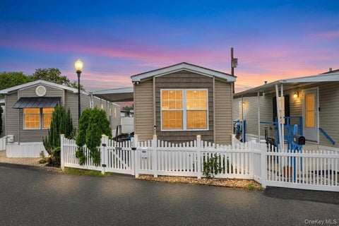 Mobile Home For Sale - 600 Broadway #M10<br/> Amityville, NY 11701