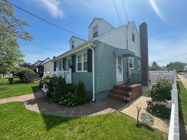 247 Barwick Boulevard, Mineola, New York image 3
